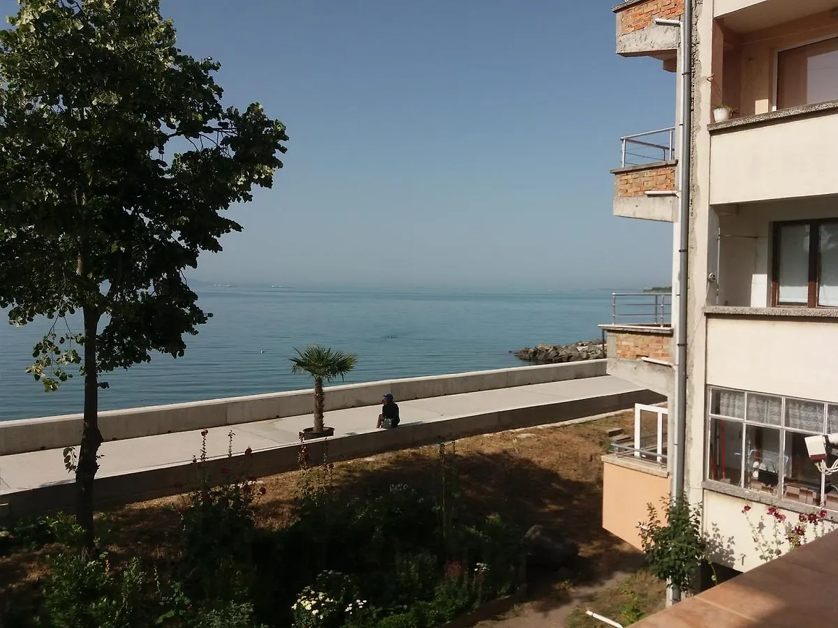 Apartment Noviyat Grad Ahyolu